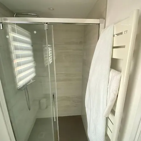 Belle Maison Spacieuse A Deux Pas De La Plage. *
