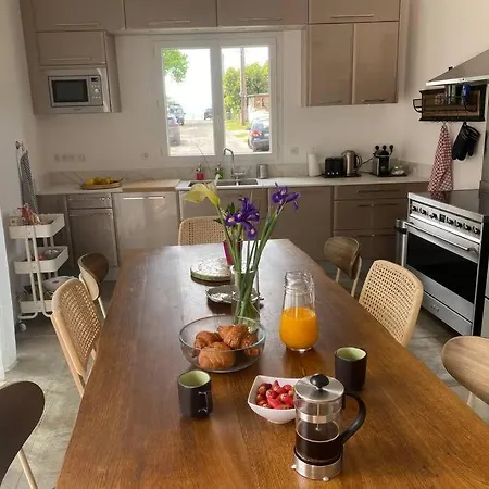 Belle Maison Spacieuse A Deux Pas De La Plage. *